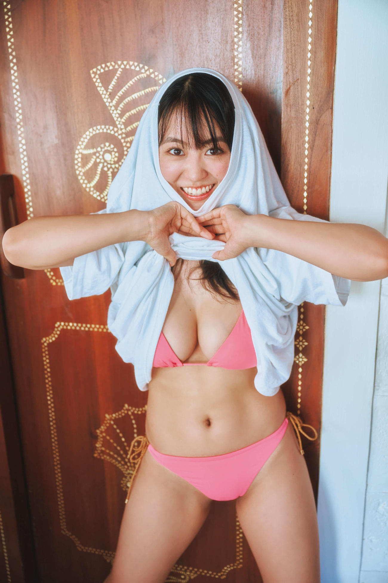 福井梨莉華1st写真集「あいの道しるべ」収録カット