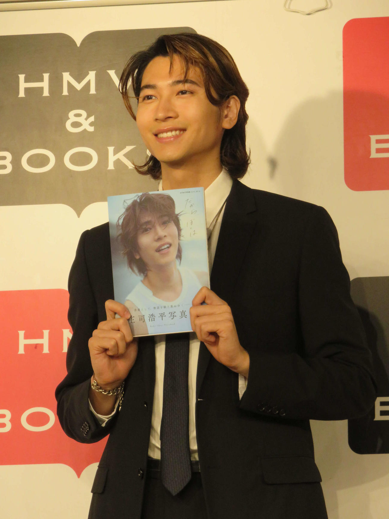 「庄司浩平写真集　だから、ぼくは」発売記念イベントの合同取材に臨んだ庄司浩平