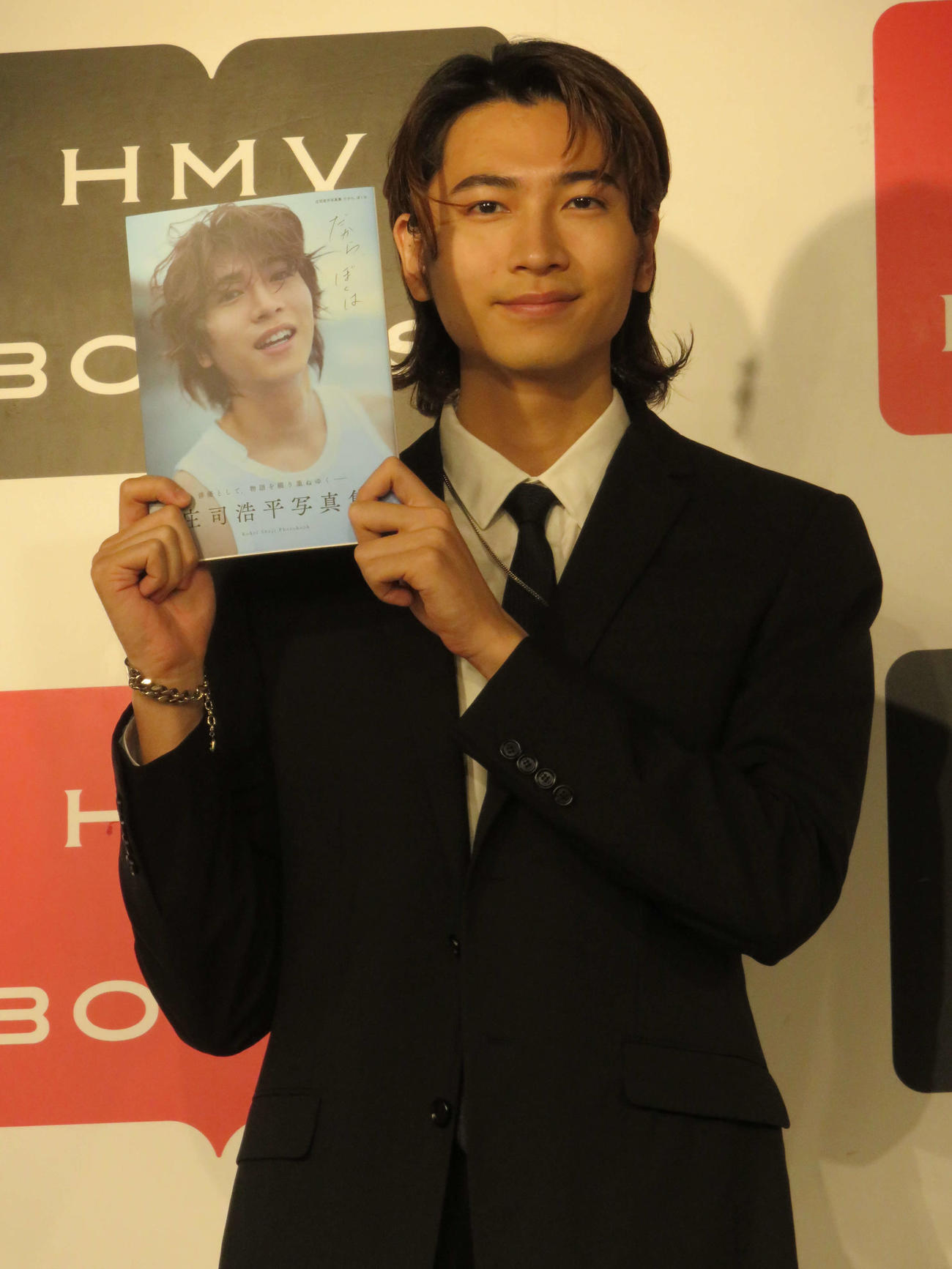 「庄司浩平写真集　だから、ぼくは」発売記念イベントの合同取材に臨んだ庄司浩平