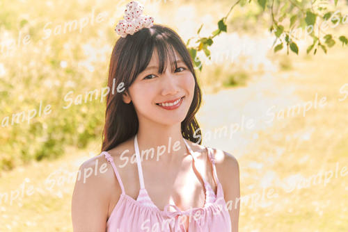 日向坂46河田陽菜、赤いランジェリーで大人っぽい1枚公開 セカンド