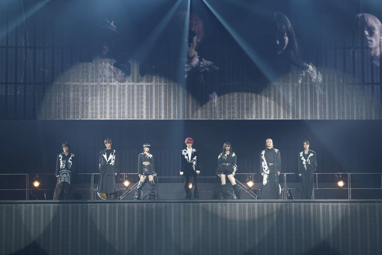 「GENIC 5th Anniversary Live」でパフォーマンスするGENIC