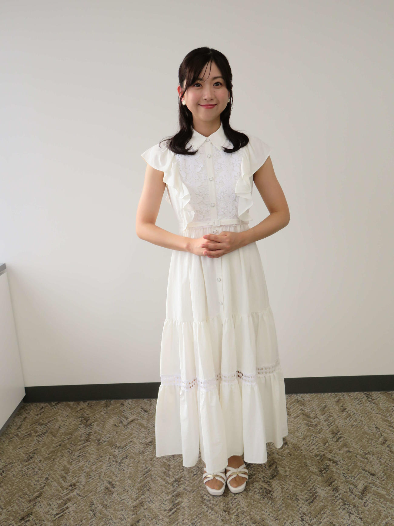 初のピアノ生演奏によるワンマンライブ「おがわーるど！　Vol．11～Acoustic Live～」開催を前に取材に応じる小川真奈（撮影・村上幸将）