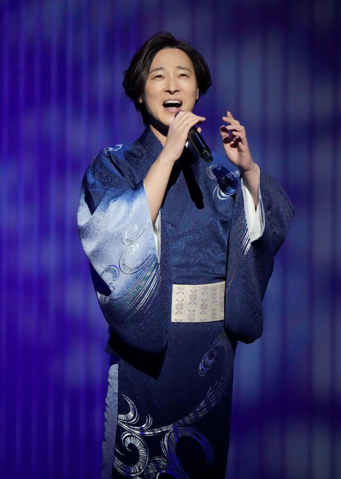 25周年記念公演を行った山内惠介