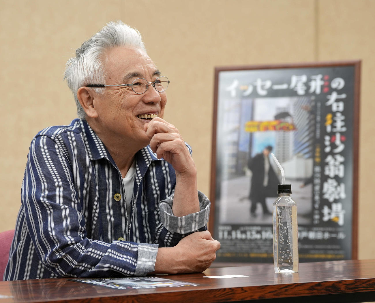 舞台「イッセー尾形の右往沙翁劇場」のインタビューに答えるイッセー尾形（撮影・小島史椰）