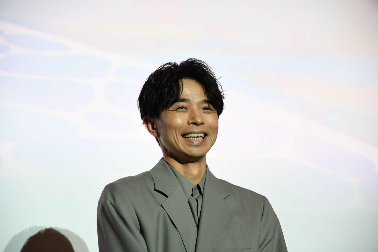 「映画すみっコぐらし　空の王国とふたりのコ」の舞台あいさつに出席した井ノ原快彦（撮影・阪口孝志）