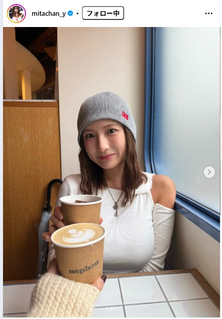 等身大抱き枕カバーのデザインをアップした三田悠貴（三田悠貴のインスタグラムから）