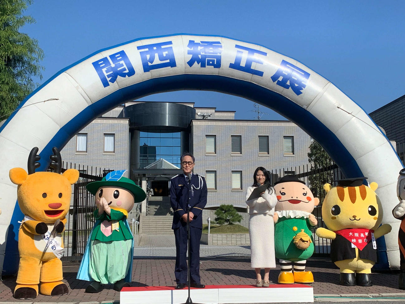 「第36回　関西矯正展」にゲスト出演した佐野史郎