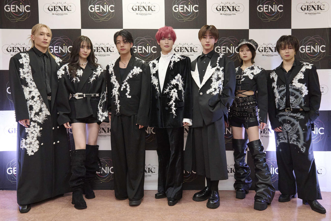 「GENIC 5th Anniversary Live」を開催したGENIC。左から小池竜暉、金谷鞠杏、西澤呈、増子敦貴、雨宮翔、宇井優良梨、西本茉生