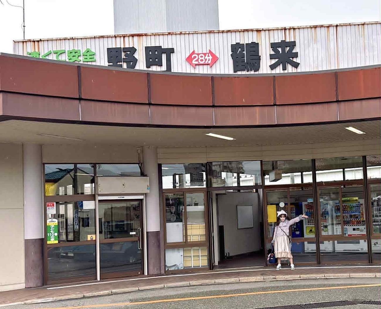 北陸鉄道石川線に乗る恵中瞳