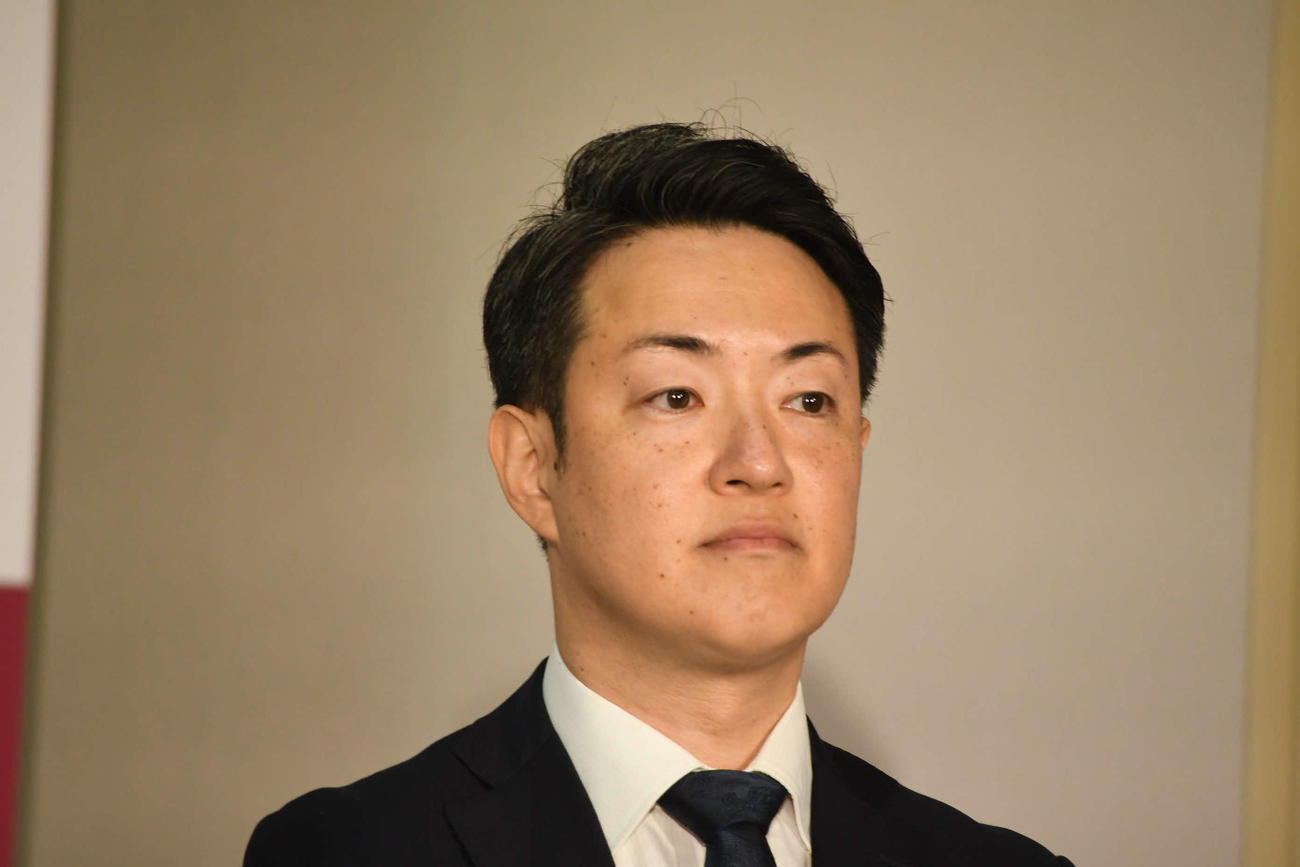 「壽　初春歌舞伎特別公演」の記者会見に出席した横山英幸大阪市長（撮影・阪口孝志）
