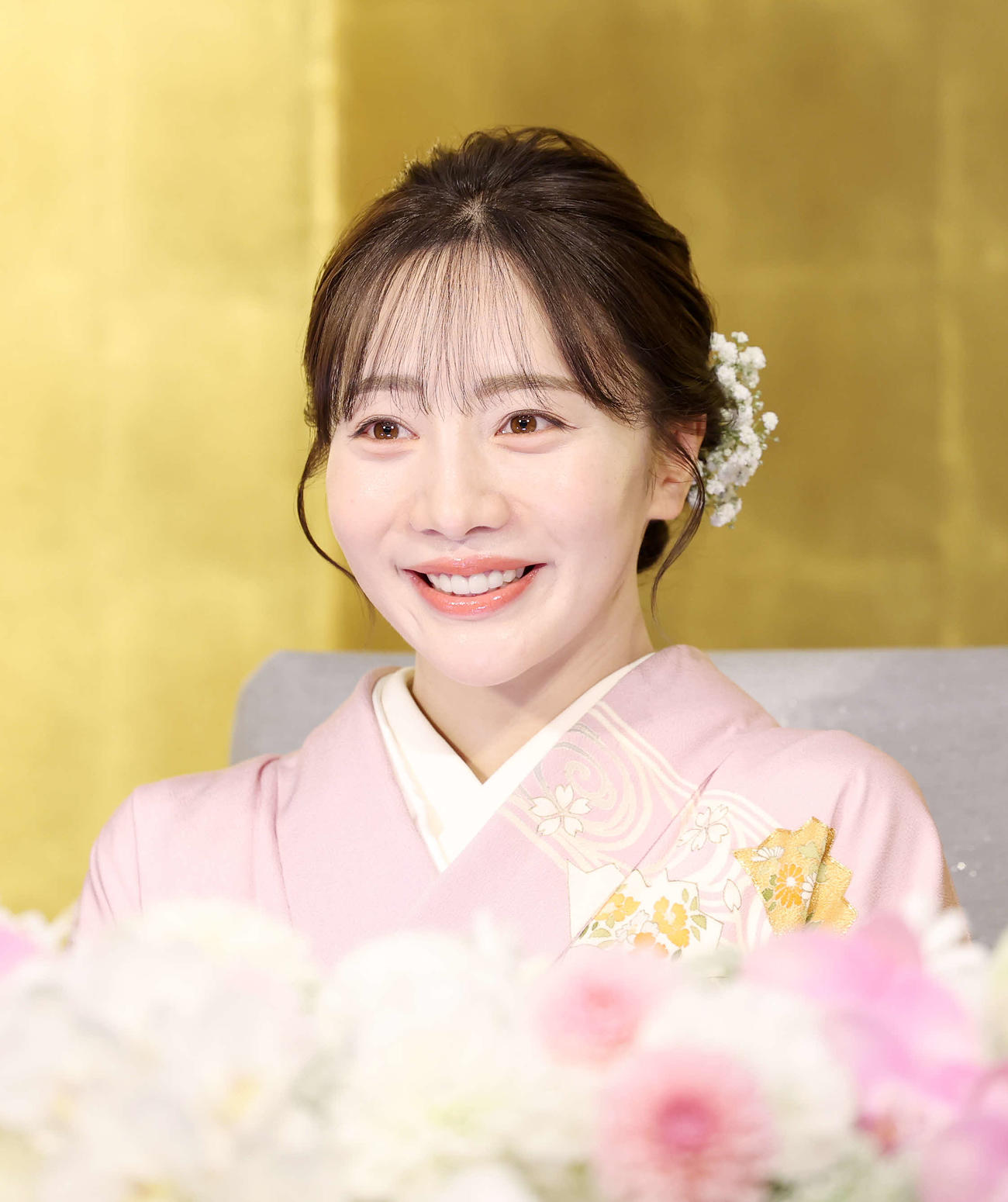 婚約会見に臨む能條愛未（撮影・鈴木正人）