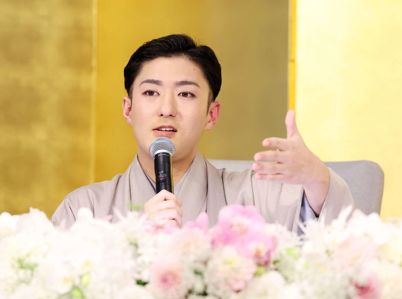 婚約会見に臨む中村橋之助（撮影・鈴木正人）