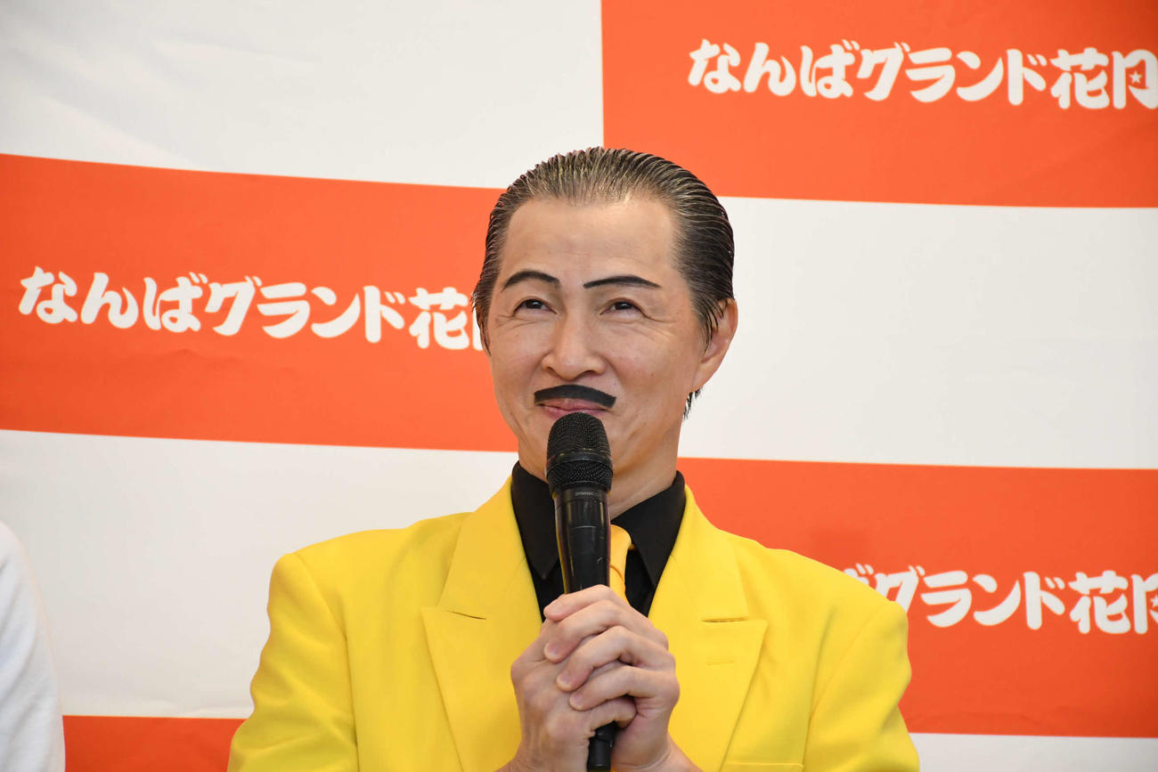 「なんばグランド花月　38周年キャンペーン」イベントに登場したアキ（撮影・阪口孝志）