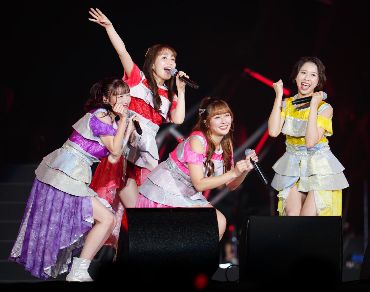 五木ひろしデビュー60周年記念公演「五木JAM」に登場する、ももいろクローバーZ（撮影・江口和貴）