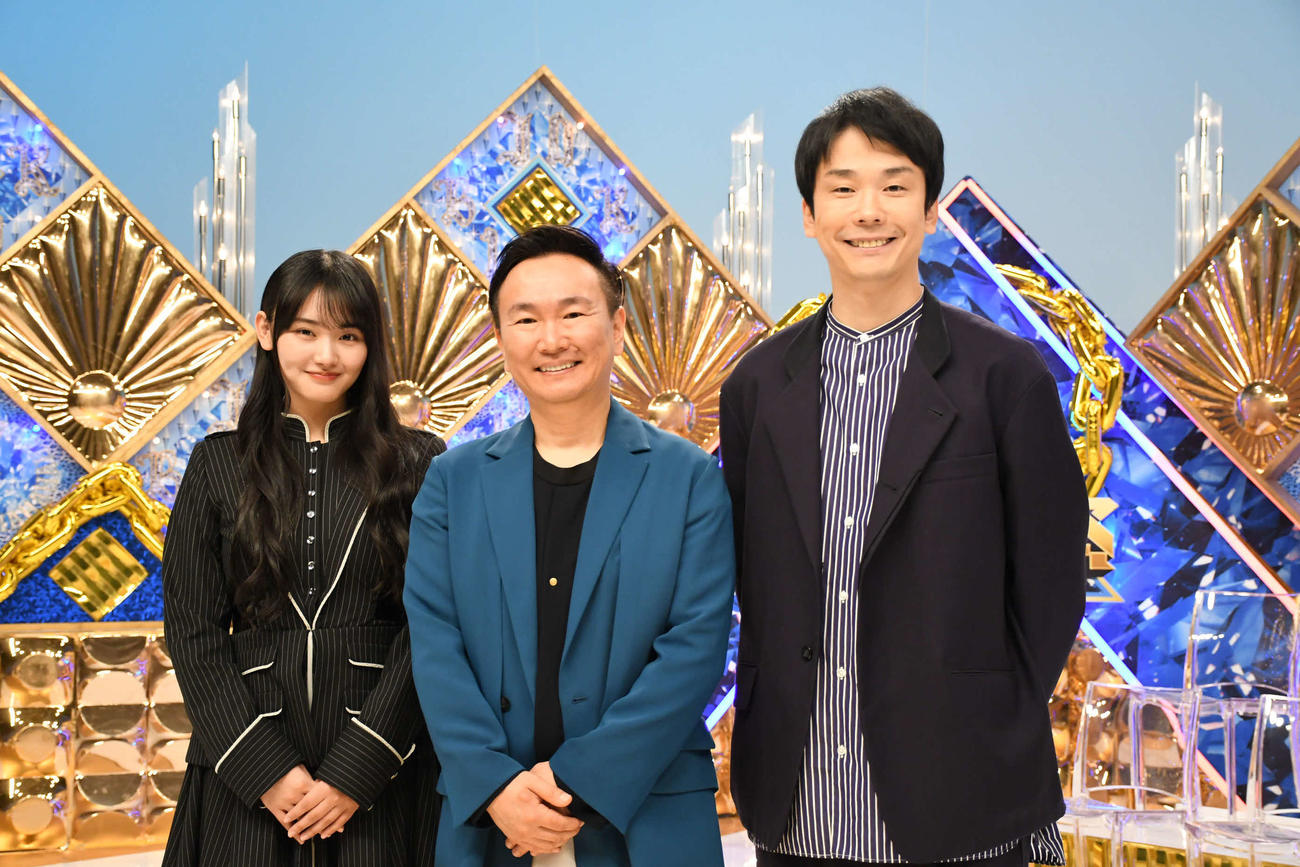 「BK100年　大コント祭」の取材会に出席した、左から、櫻坂46山﨑天、かまいたち山内健司、濱家隆一（撮影・阪口孝志）
