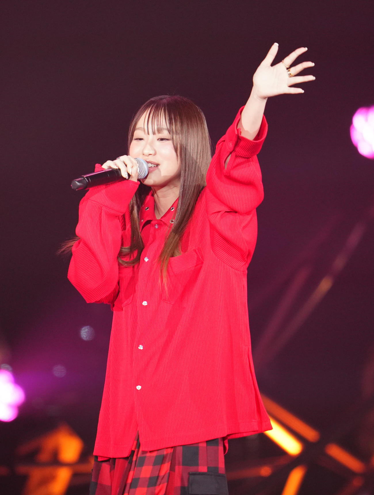 「五木JAM」で熱唱する荒井麻珠（撮影・江口和貴）