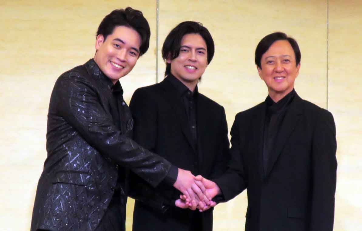 「木村竜蔵　木村徹二が歌う坂東玉三郎の世界」取材会で。左から、木村徹二、木村竜蔵、坂東玉三郎
