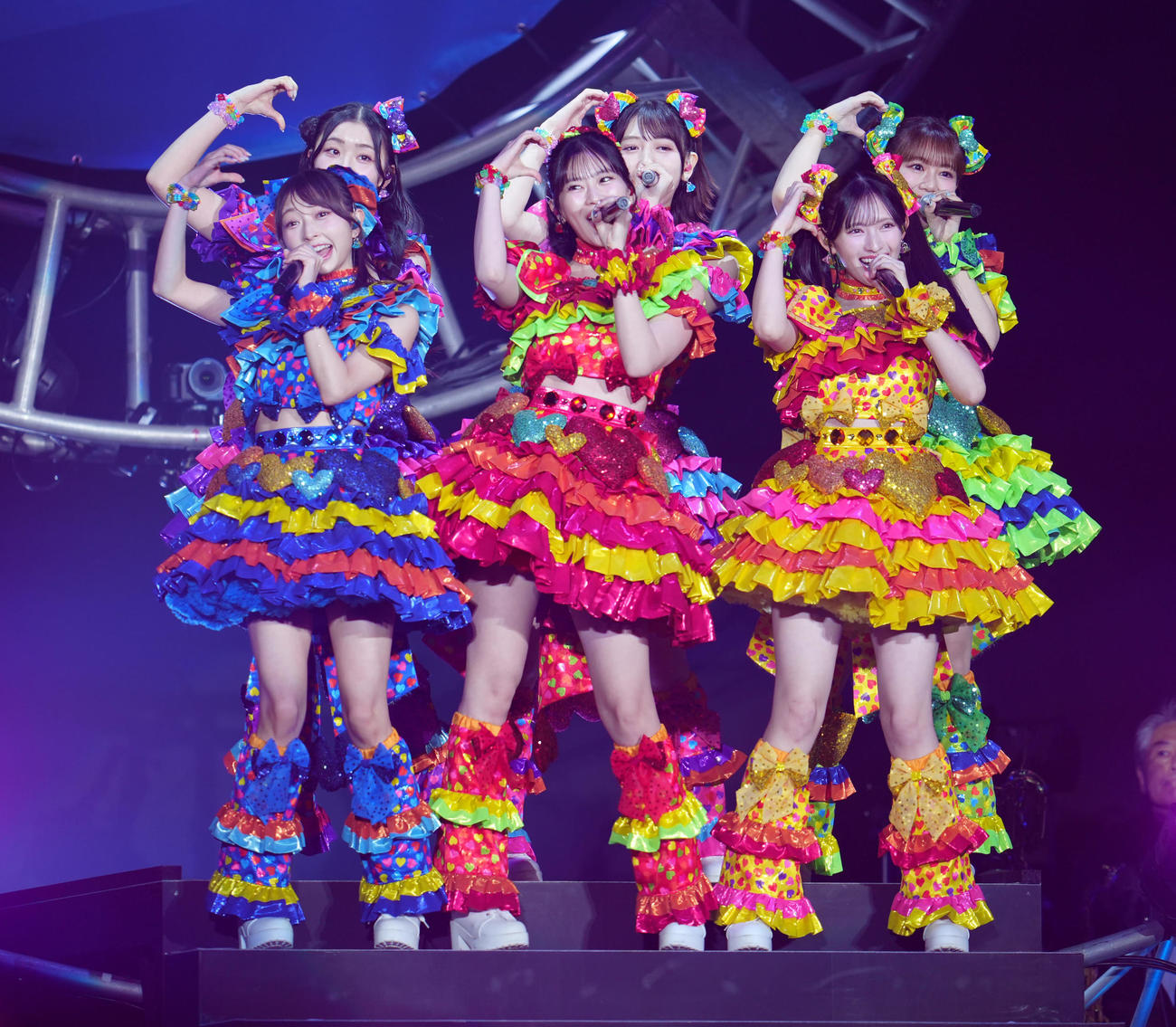 五木ひろしデビュー60周年記念公演「五木JAM」に登場する超ときめき♡宣伝部（撮影・江口和貴）