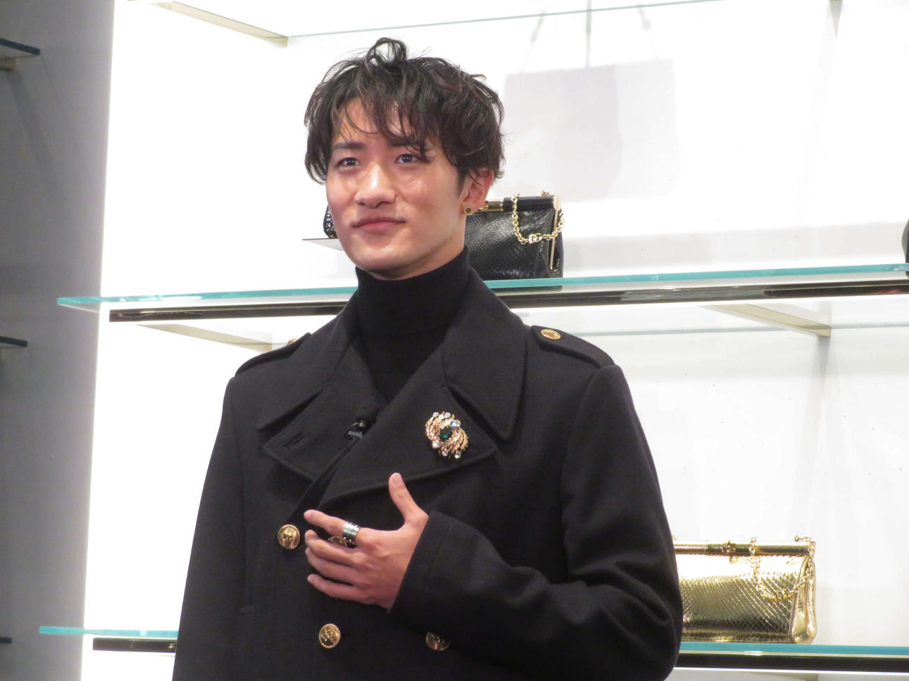 「DOLCE＆GABBANA Holiday Season Celebration」に登壇したSnow Man岩本照