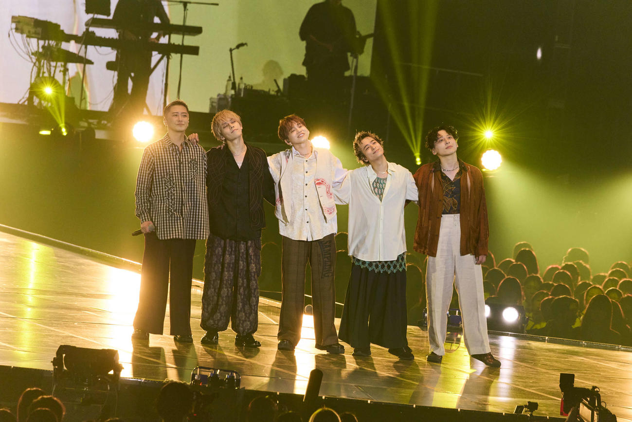 「Da－iCE ARENA TOUR 2025　－EntranCE－」でパフォーマンスするDa－iCE。左から大野雄大、岩岡徹、花村想太、和田颯、工藤大輝（Hiroe Yamauchi撮影）