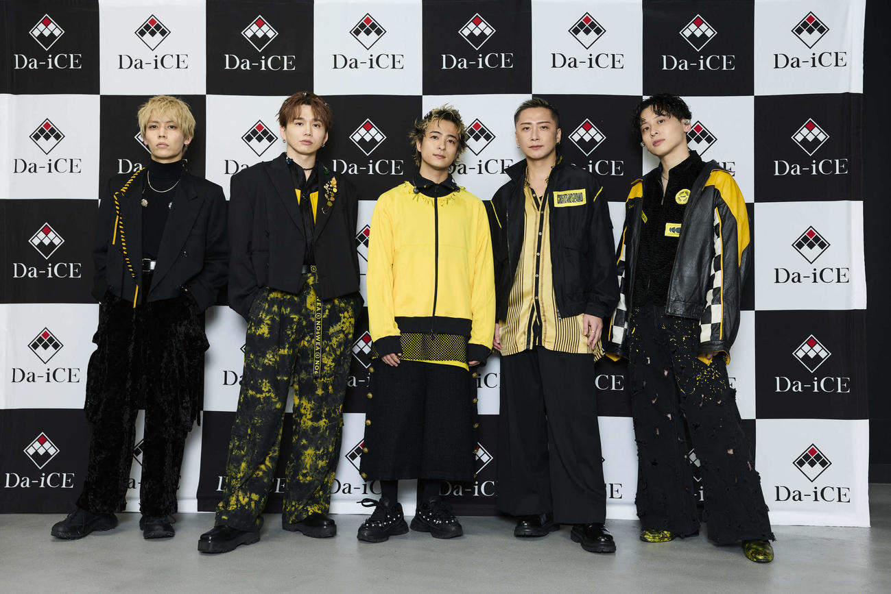 「Da－iCE ARENA TOUR 2025　－EntranCE－」最終公演を開催したDa－iCE。左から岩岡徹、花村想太、和田颯、大野雄大、工藤大輝（Hiroe Yamauchi撮影）