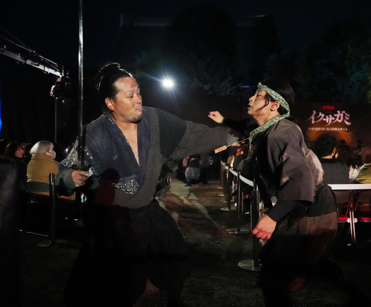 浅草寺本堂裏で行われるNetflixシリーズ「イクサガミ」戦神祭（撮影・江口和貴）