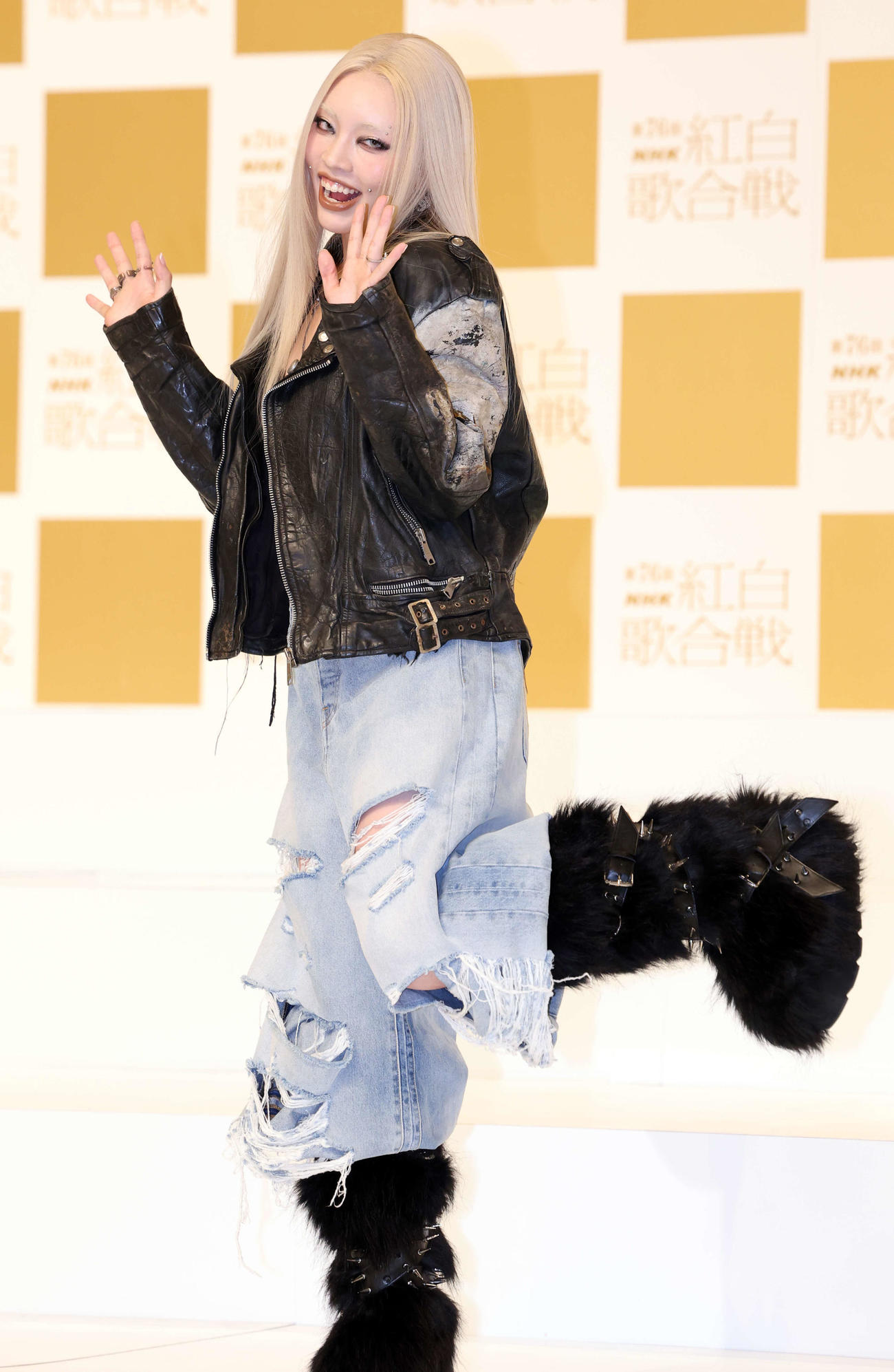 第76回NHK紅白歌合戦出場歌手発表会見に登場しポーズをとるちゃんみな（撮影・浅見桂子）