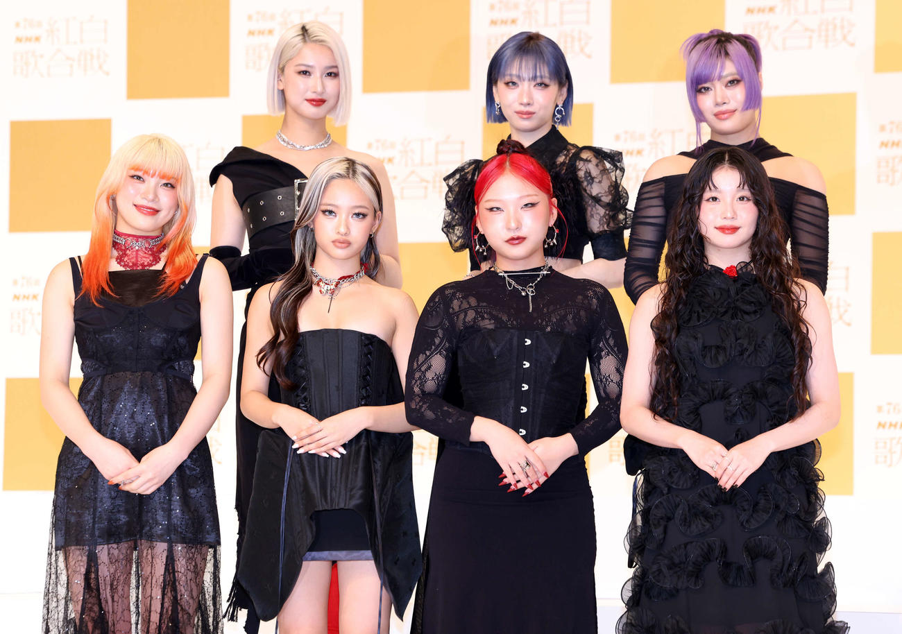 第76回NHK紅白歌合戦出場歌手発表会見に登場しポーズをとるHANA（撮影・浅見桂子）