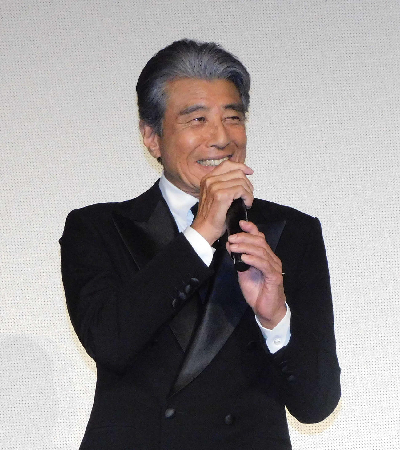 映画「港のひかり」公開記念舞台あいさつに登壇した舘ひろし（撮影・寺本吏輝）