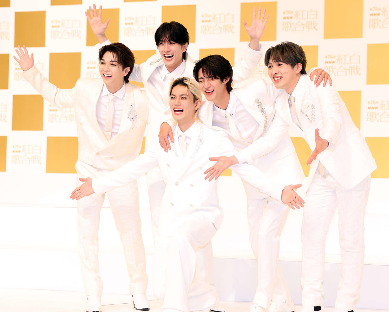 第76回NHK紅白歌合戦出場歌手発表会見に登場し喜びを表現するM！LK（撮影・浅見桂子）