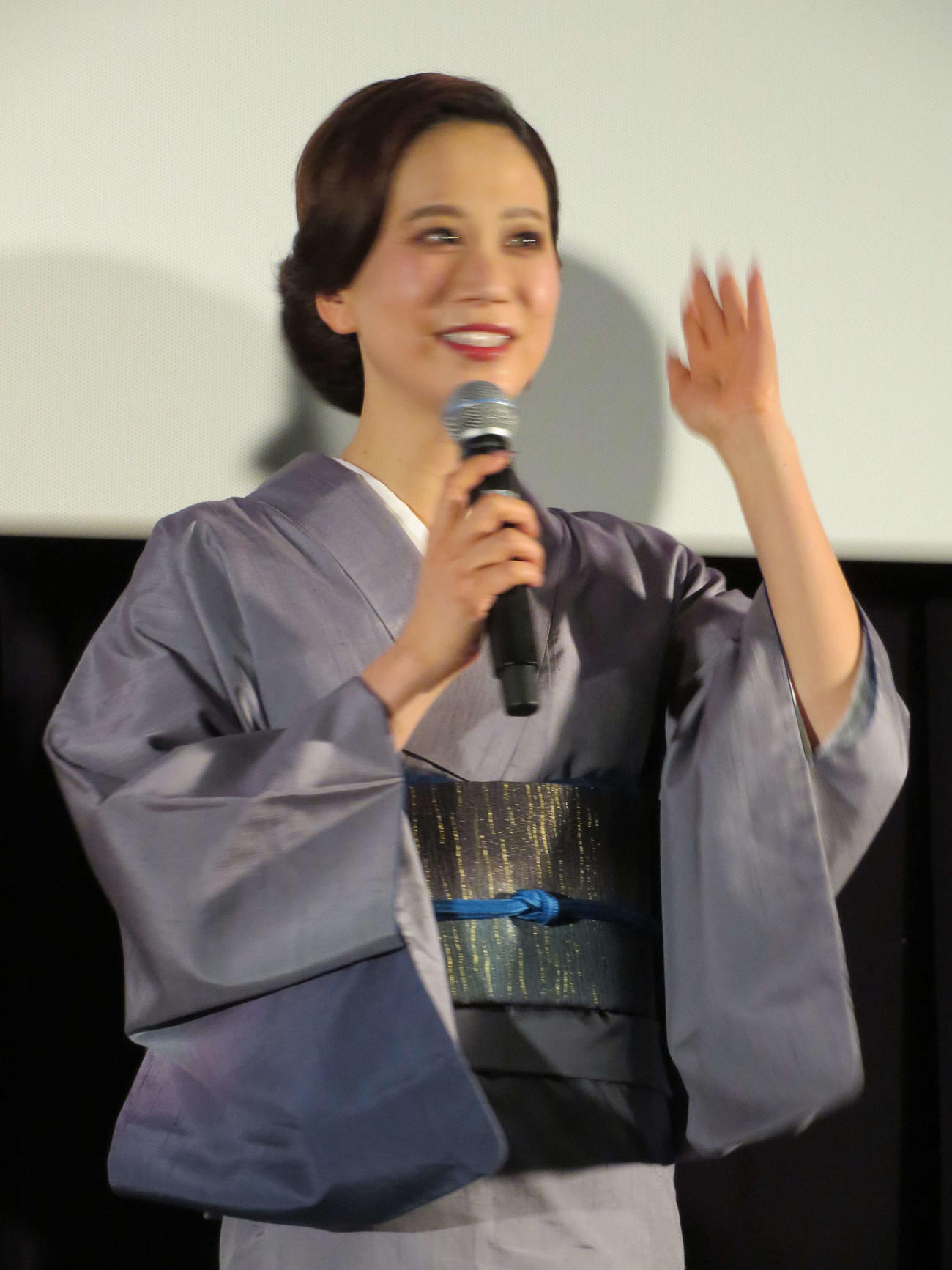 映画「ブルーボーイ事件」公開記念舞台あいさつに登壇した真田怜臣（撮影・村上幸将）