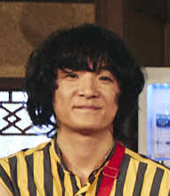石崎ひゅーい（2022年10月撮影）