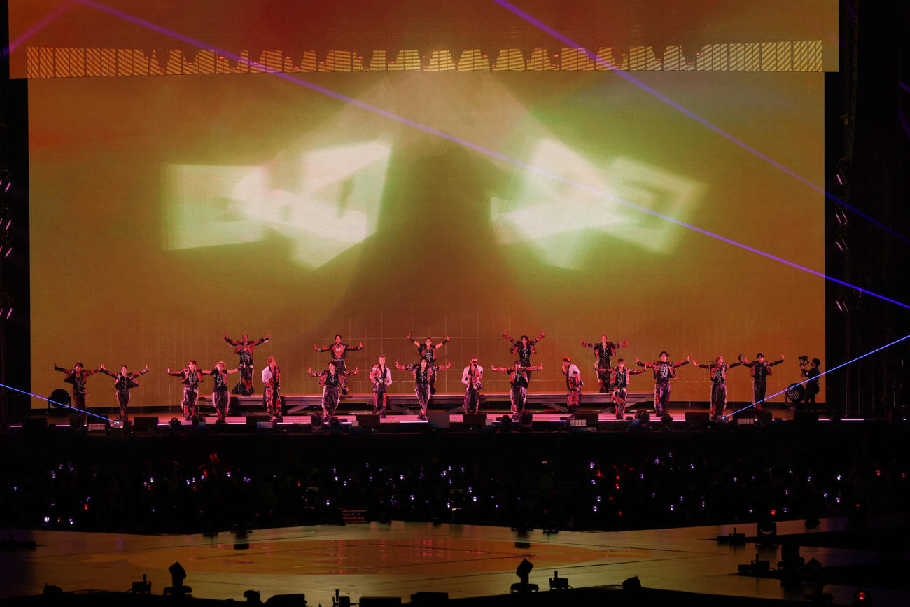 「EXILE LIVE TOUR 2025“THE REASON”」初日公演でパフォーマンスするEXILE