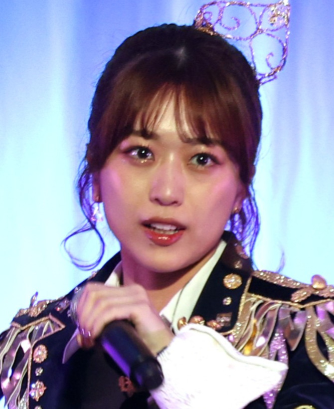 篠崎彩奈（2023年10月撮影）