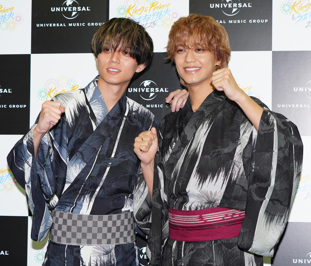 「King＆Princeとうちあげ花火2025」の会見を行う永瀬廉（左）と髙橋海人（撮影・清水貴仁）