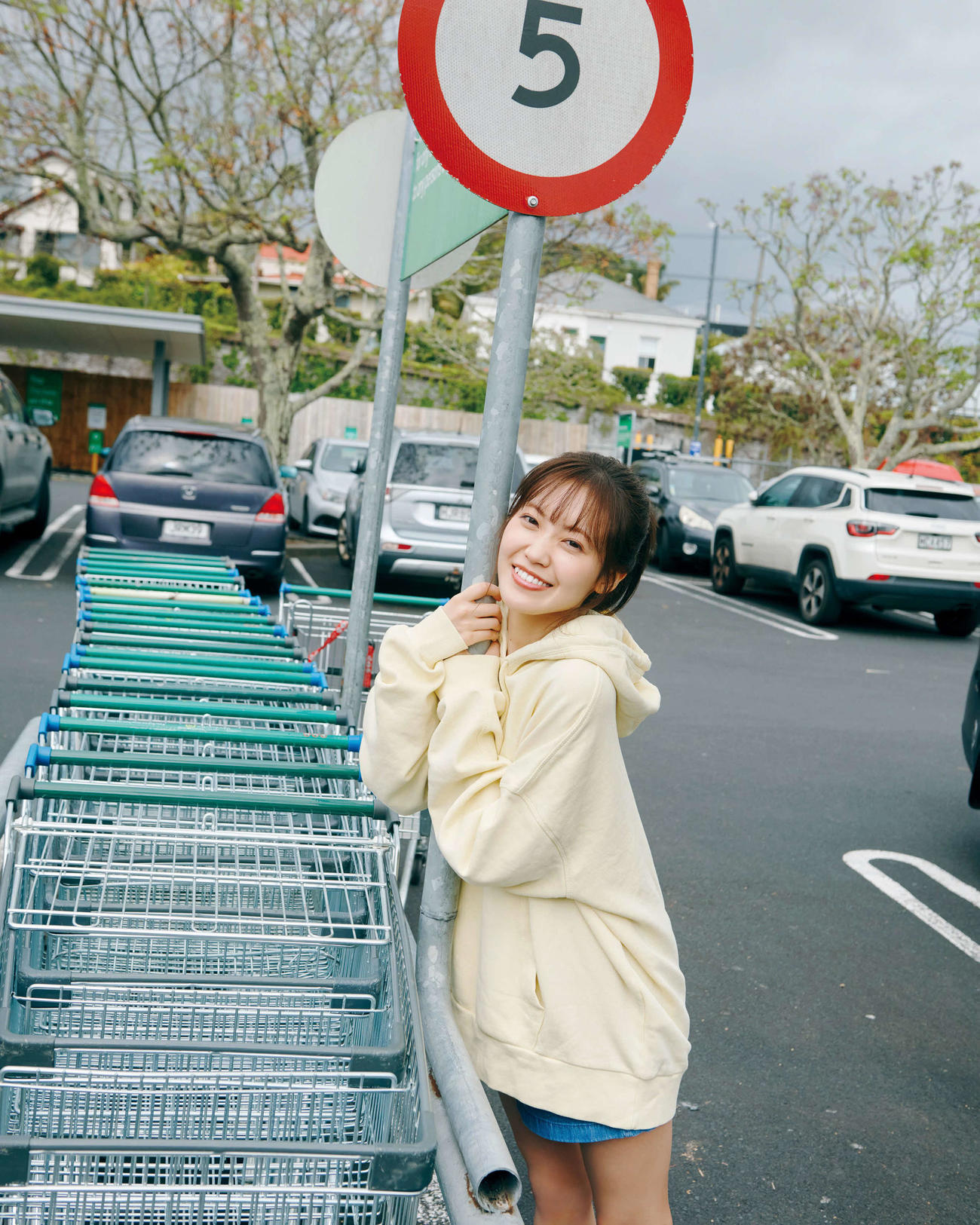 公開された櫻坂46松田里奈ファースト写真集先行カット（撮影／北浦敦子）