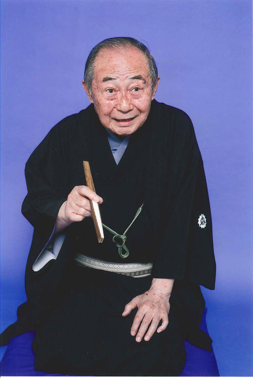 落語芸術協会の最高齢」三遊亭圓輔さん死去 93歳 6月まで高座 ギター