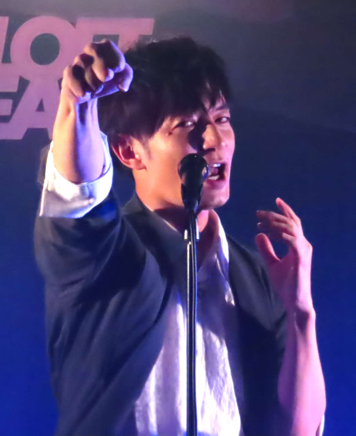 「優幸条約vol．4」で歌唱する松山優太