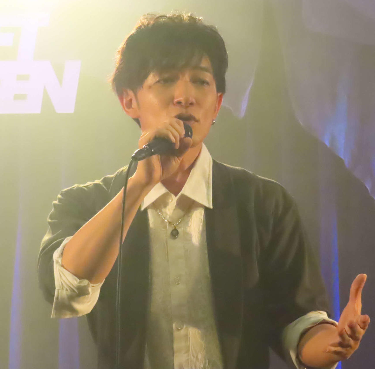 「優幸条約vol．4」で歌唱する松山優太