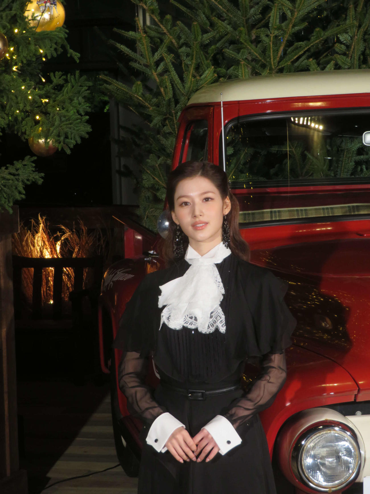 「ラルフ　ローレン　東京ミッドタウン　ツリー点灯式」に出席したTWICEのSANA（撮影・川田和博）