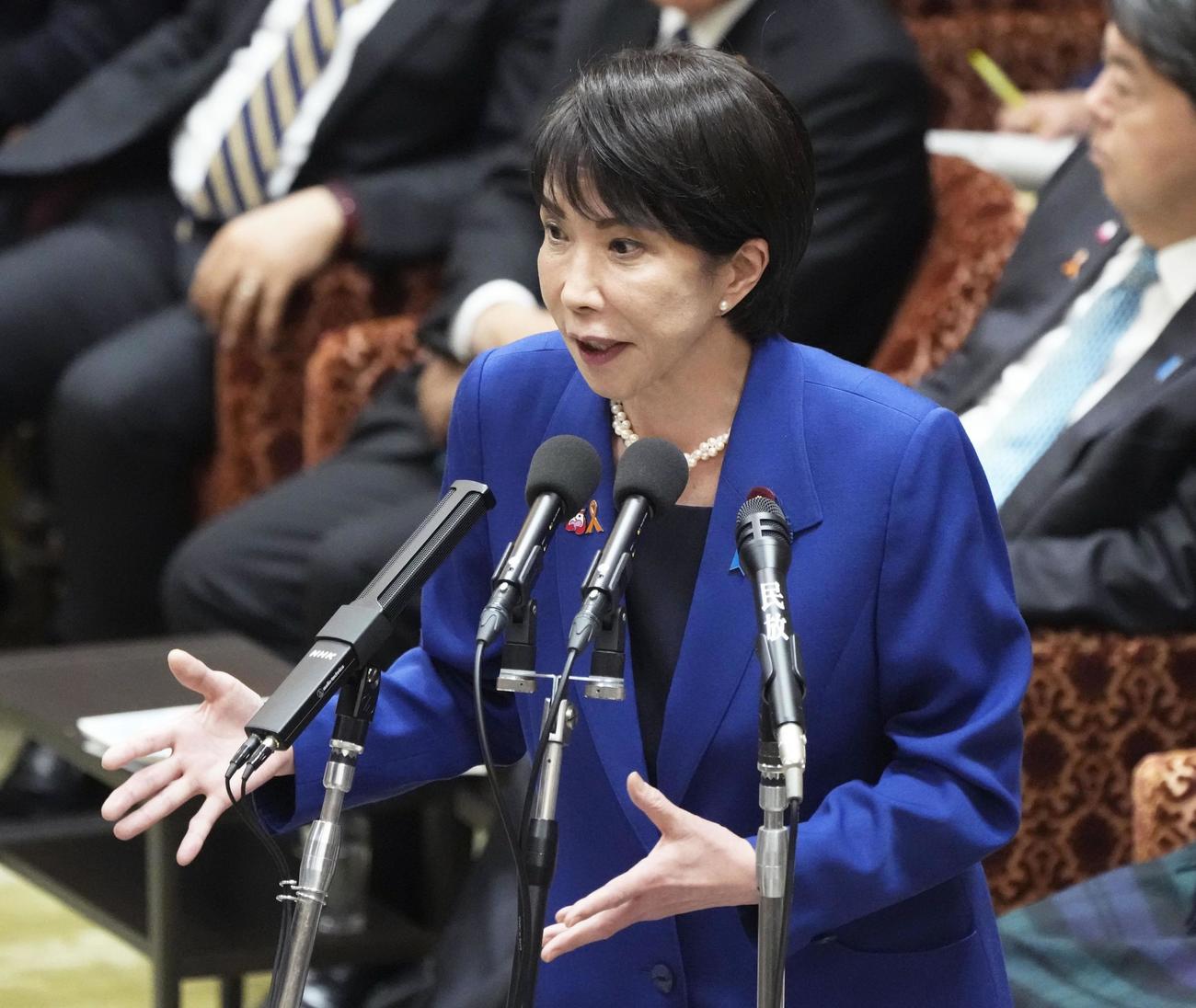 7日の衆院予算委で答弁する高市首相（共同）