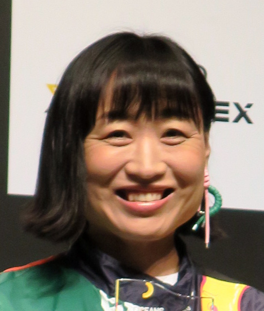 山崎静代（25年10月撮影）