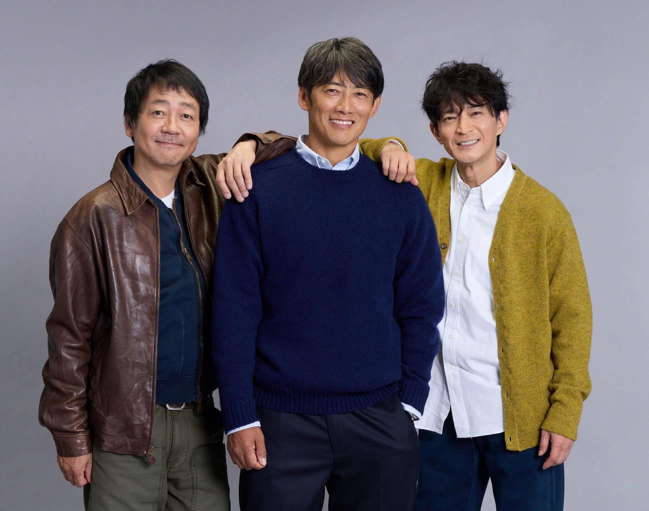 ラムネモンキーのトリプル主演　左から大森南朋、反町隆史、津田健次郎（（C）フジテレビ）