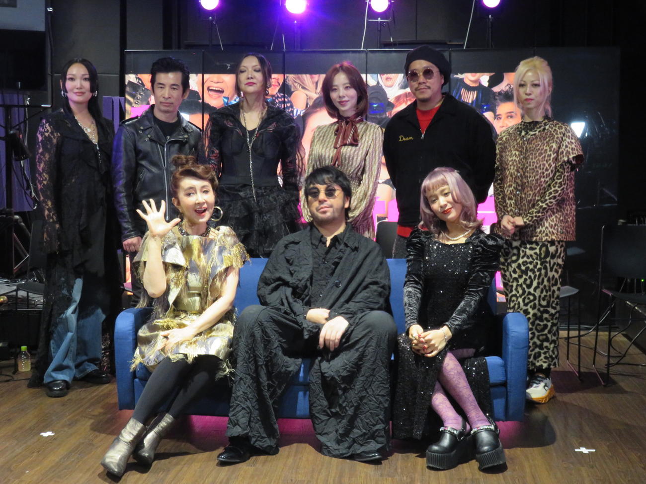 音楽劇「三文オペラ・歌舞伎町の絞首台」の制作発表に出席した、前列左から秋吉久美子、聖児セミョーノフ、チャラン・ポ・ランタンもも、後列左から藤井レオナ、松本実、エミ・エレオノーラ、真洋、奥津裕也、トースティー