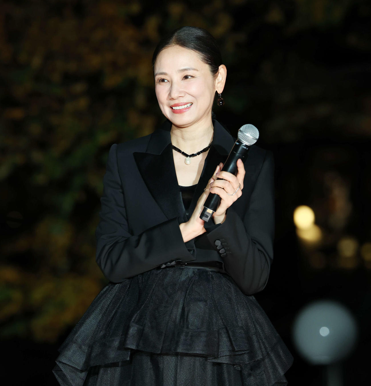 「映画ラストマン－FIRST LOVE－」プレミアム点灯式で笑顔を見せる吉田羊（撮影・宮地輝）