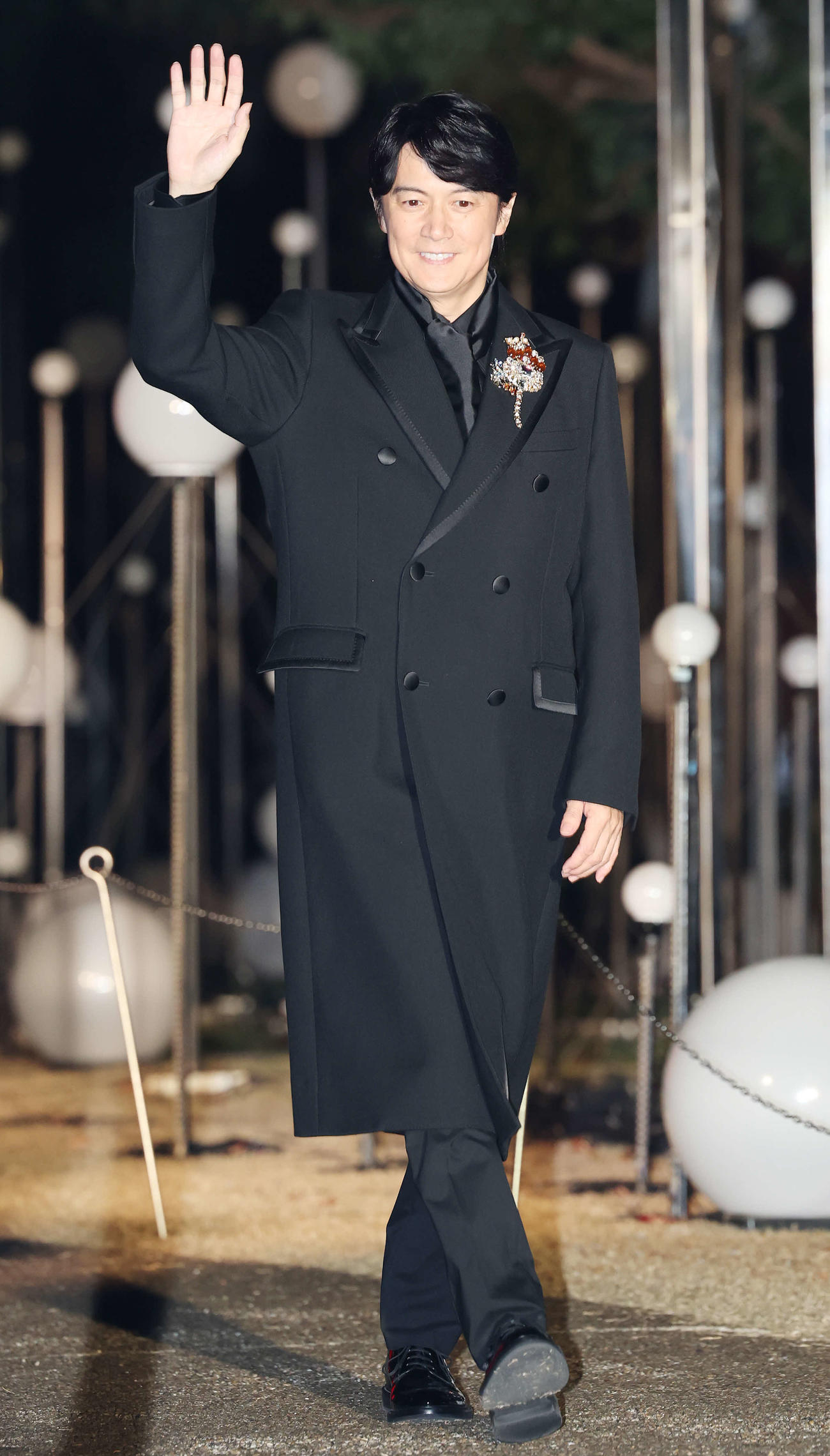 「映画ラストマン－FIRST LOVE－」プレミアム点灯式で手を振る福山雅治（撮影・宮地輝）