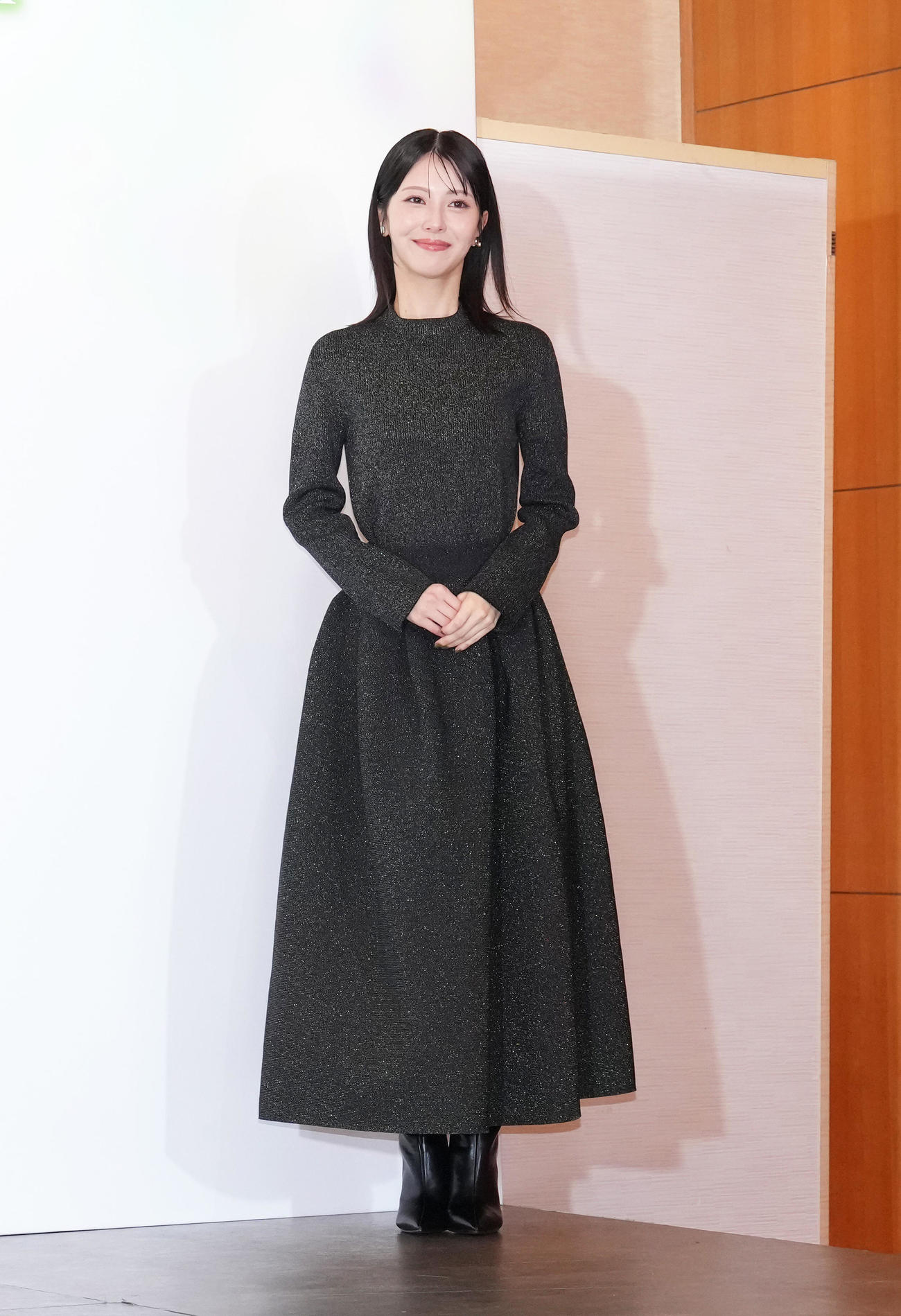 完成報告会に登場した浜辺美波（撮影・足立雅史）