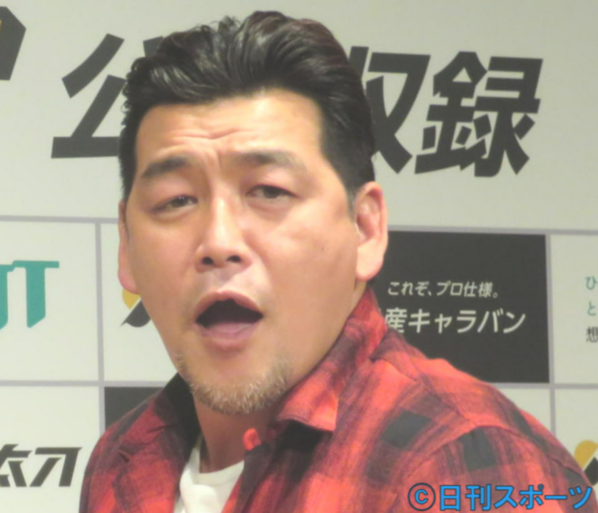 サンドウィッチマンの富澤たけし（2019年10月27日撮影）