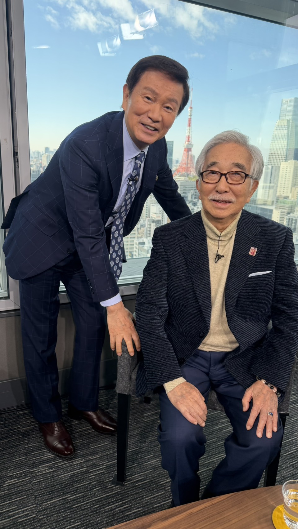 森田健作（左）と大村崑