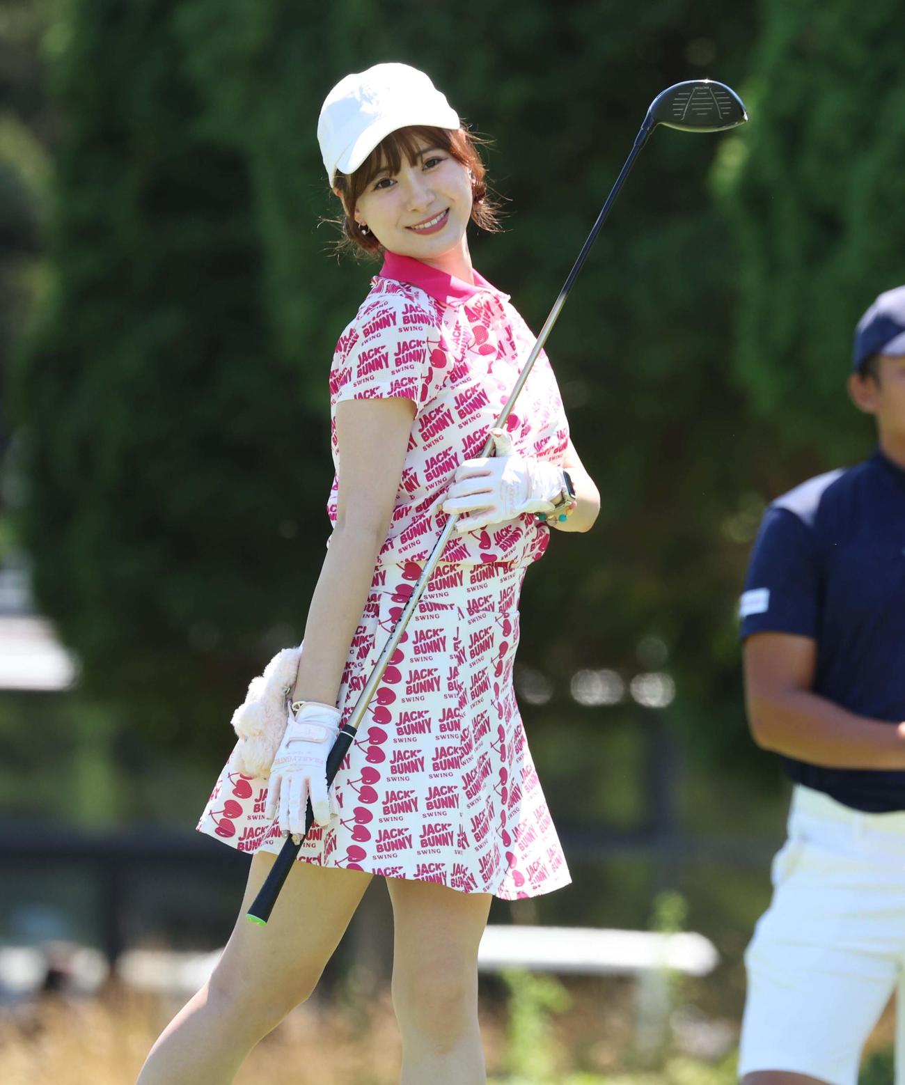 ポーズをとる生田衣梨奈（2025年7月撮影）